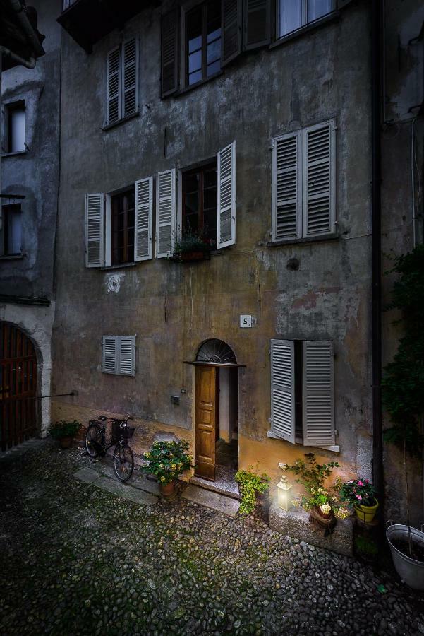 Al Vicolo Del Gallo Varallo Exterior foto